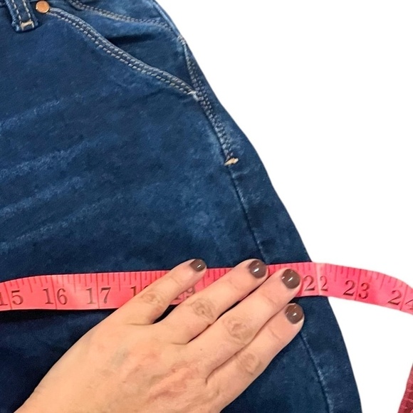 Skinny Blue Jeans 🤍 - Picture 8 of 14